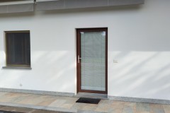 Casa-Ena-Stanza-1A-Ingresso-e-finestra-Ruotata